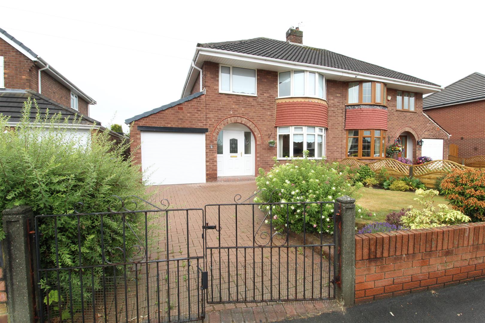 Property Details Estate Agents, Aintree, Liverpool Grosvenor